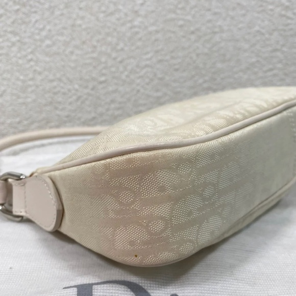 Authentic Christian Dior Oblique Cream White Pochette - Picture 9 of 14